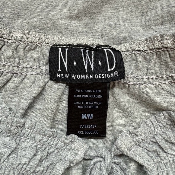 N.W.D, Women’s Gray Short Sleeve Top With Embroidered Details, Medium - Picture 4 of 7
